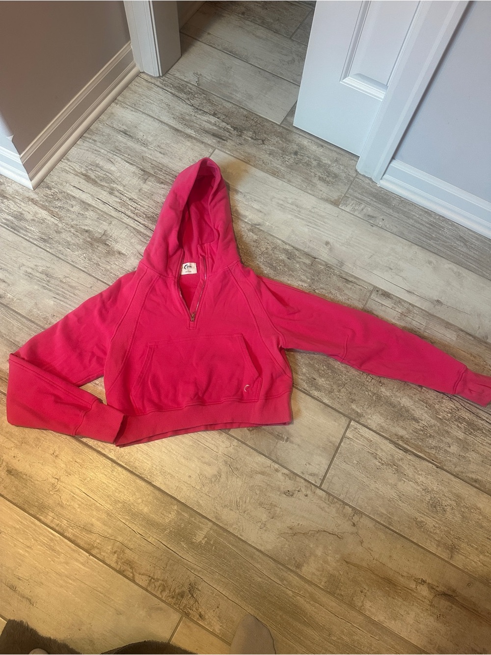 Zyia Women's cropped relaxation hoodie